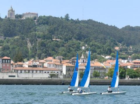 embarcações laser pico Desporto Escolar em voiana do Castelo na água 