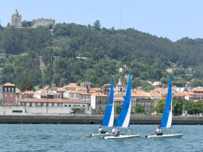 embarcações laser pico Desporto Escolar em voiana do Castelo na água