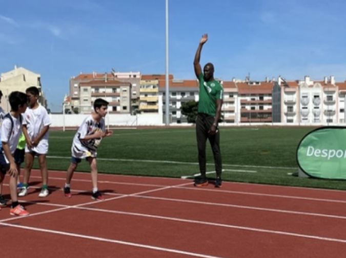 Francis Obikwelu dá a partida a alunos do Desporto Escolar