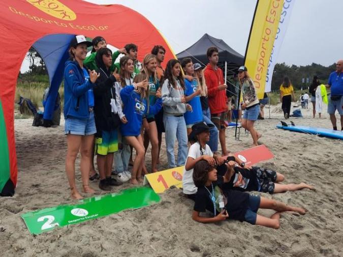 Alunos do Surf a rev«cebr prémios no podium