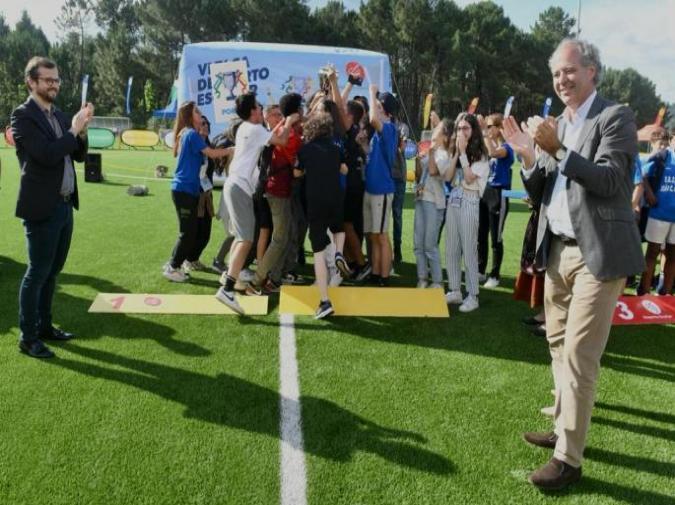 alunos na Taça do Desporto escolar em Melgaço no pódio