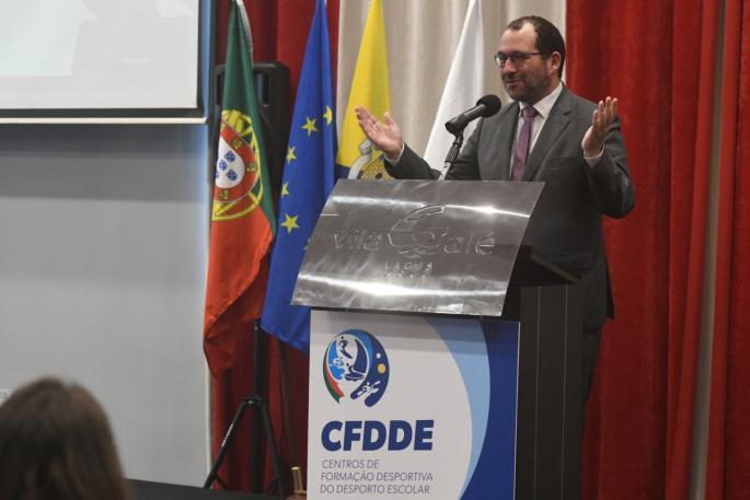 Minisitro da Educação João Costa num pulpito