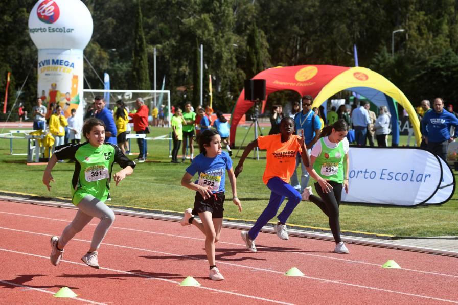 meninas a correr no mega Sprinter em Beja